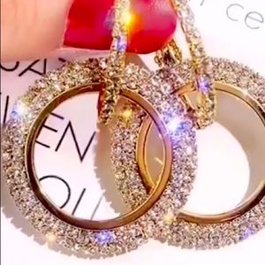 GORGEOUS CRYSTAL GOLD EARRINGS!